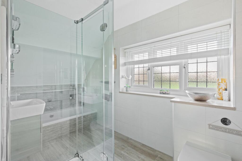 Additional property image - Sea Road, East Preston, BN16