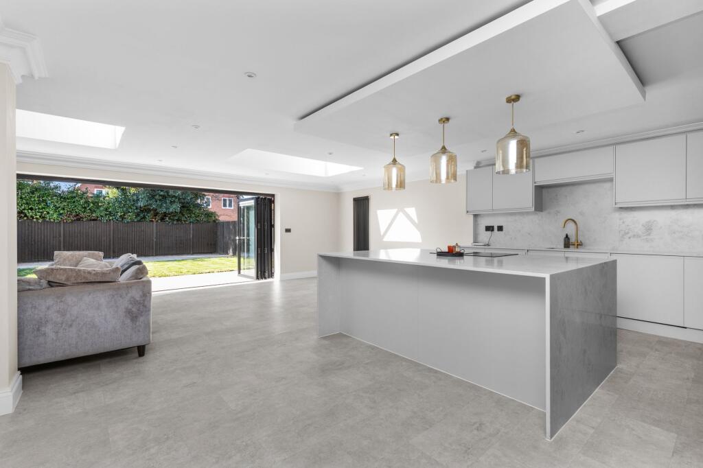 Additional property image - Fontwell Close, Fontwell, BN18