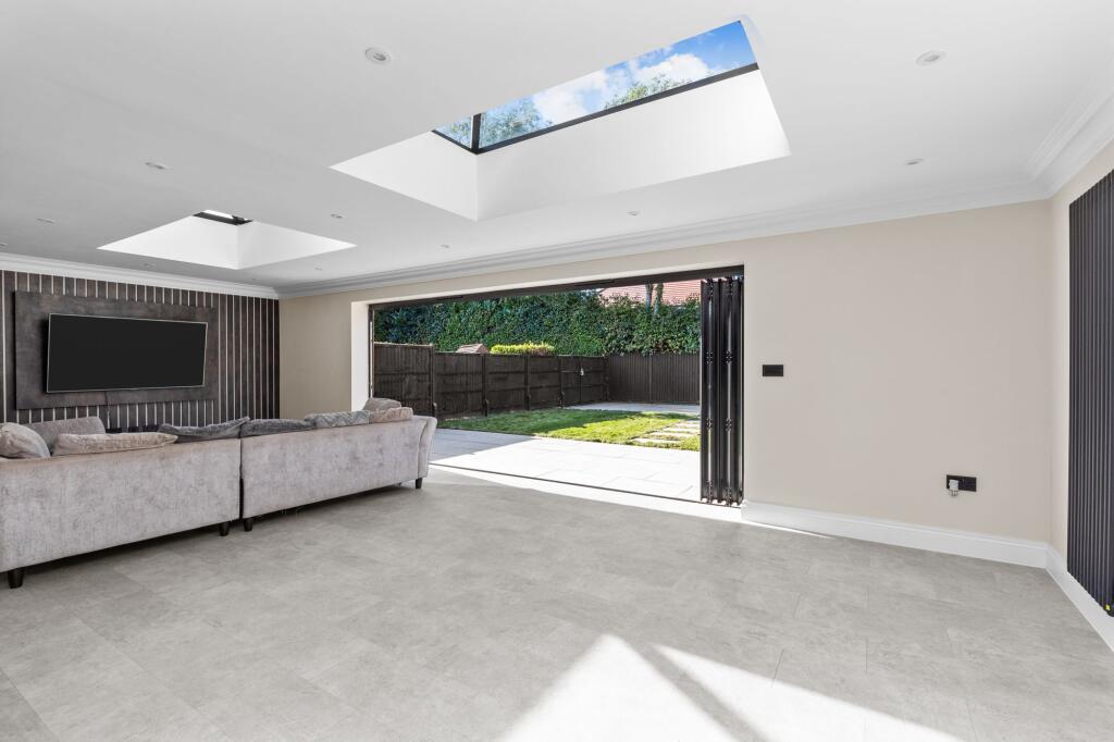 Additional property image - Fontwell Close, Fontwell, BN18