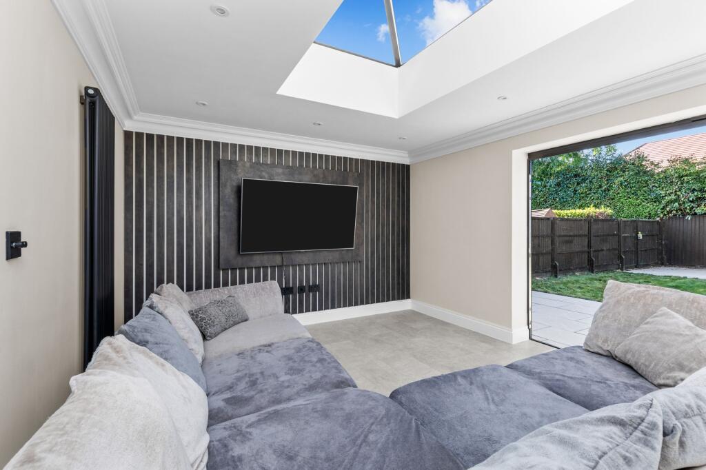 Additional property image - Fontwell Close, Fontwell, BN18