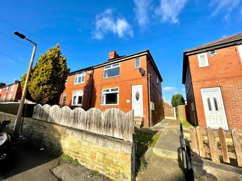 2 bedroom semidetached house for sale in Yews Avenue, Kendray, Barnsley, South Yorkshire, S70