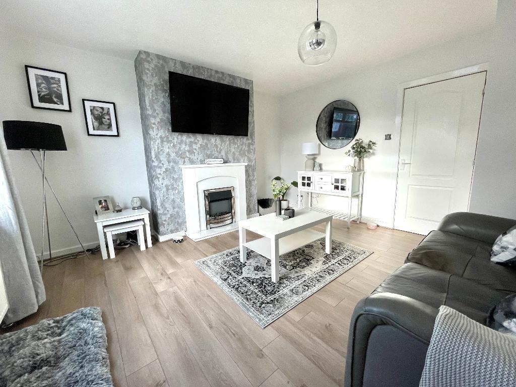 2 bedroom semidetached house for sale in Yews Avenue, Kendray, Barnsley, South Yorkshire, S70