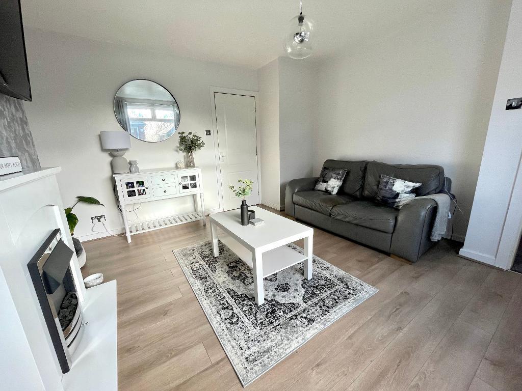 2 bedroom semidetached house for sale in Yews Avenue, Kendray, Barnsley, South Yorkshire, S70