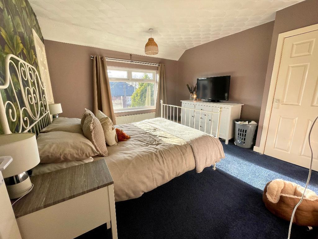 2 bedroom semidetached house for sale in Yews Avenue, Kendray, Barnsley, South Yorkshire, S70