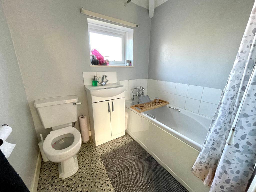 2 bedroom semidetached house for sale in Yews Avenue, Kendray, Barnsley, South Yorkshire, S70