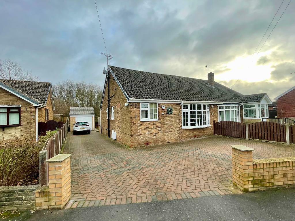 3 bedroom bungalow for sale in Green Spring Avenue, Birdwell, Barnsley