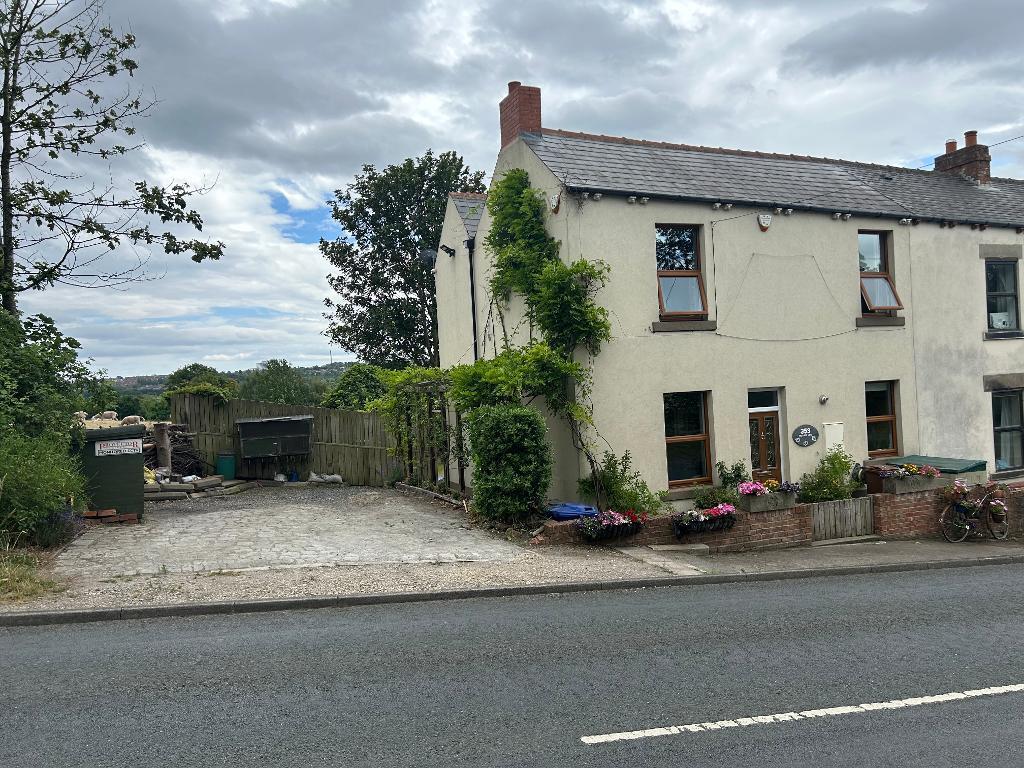 Main image of property: Spark Lane, Mapplewell, Barnsley, S75 1LZ