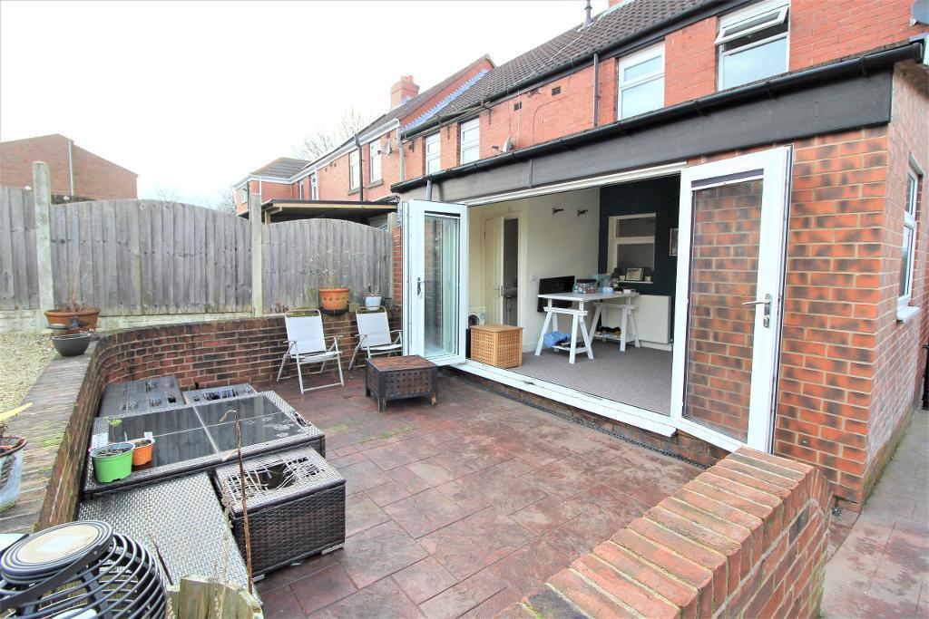 2 bedroom end of terrace house for sale in Westwood New Road