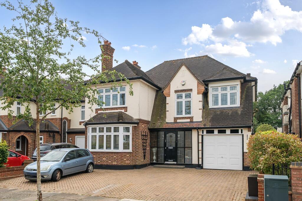 Main image of property: Links Avenue, Gidea Park 