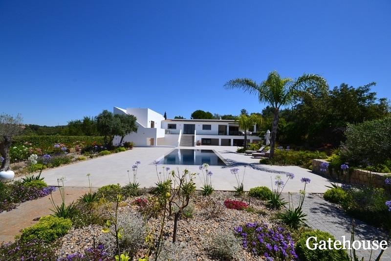 5 bedroom detached villa for sale in Santa Bárbara De Nexe, Algarve