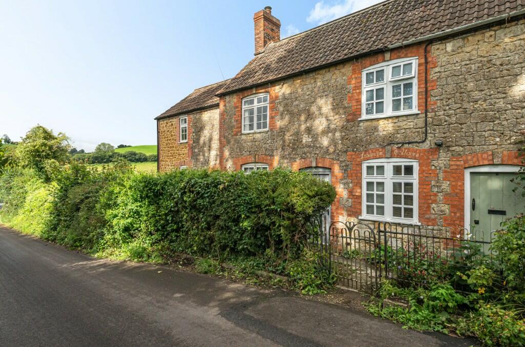 2 bedroom semidetached house for sale in Mill Lane, Bruton, Somerset