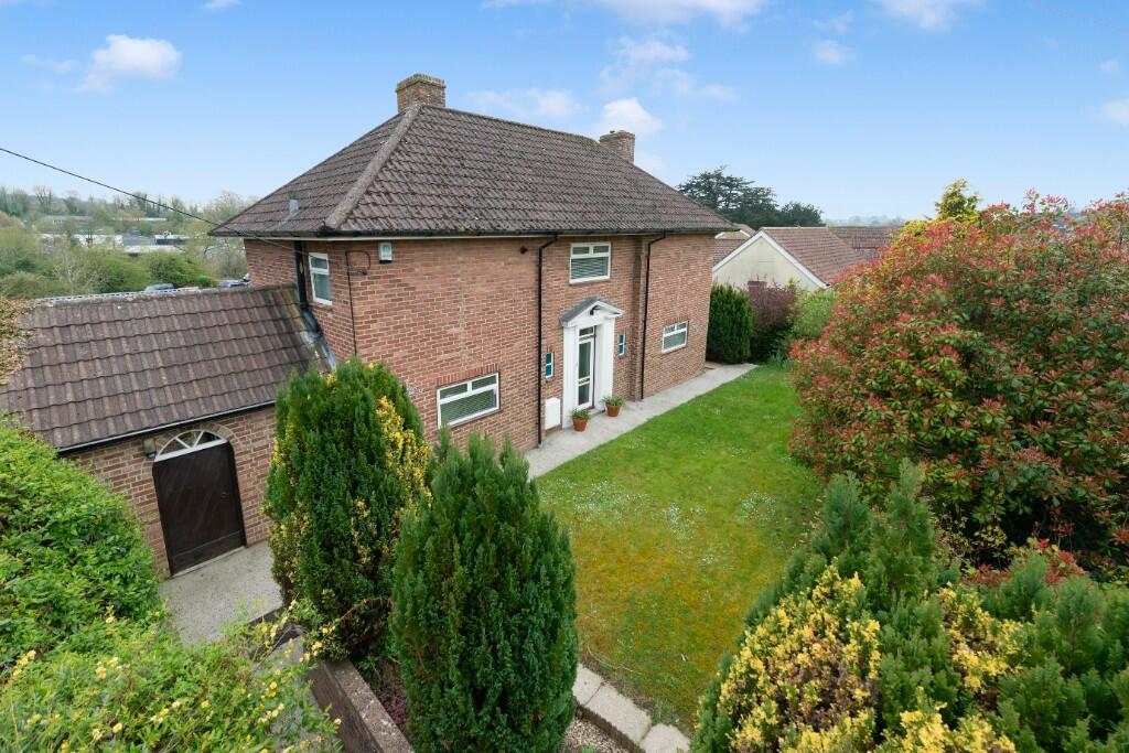 3 bedroom detached house for sale in Quaperlake Street, Bruton