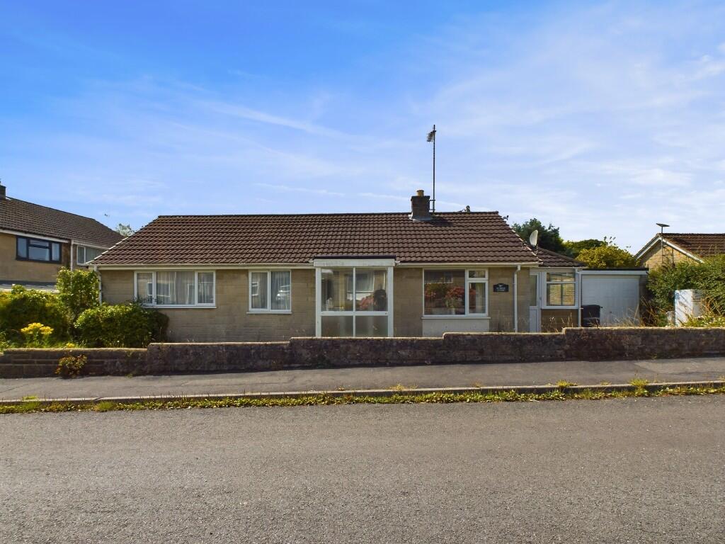 3 bedroom detached bungalow