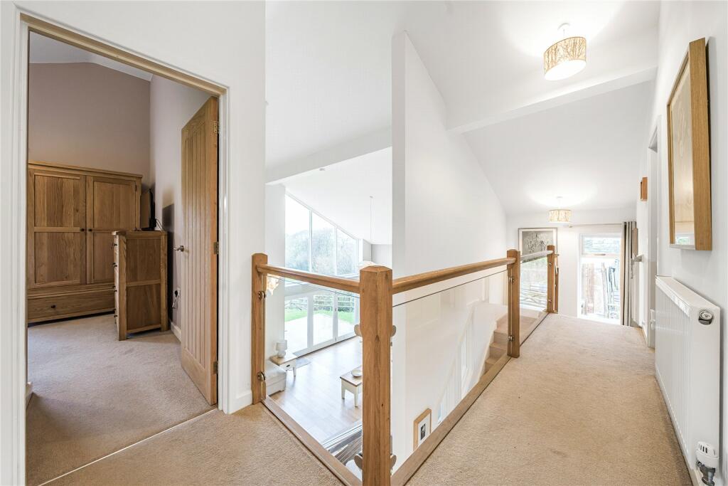 6 bedroom detached house for sale in Blackborough, Cullompton, Devon, EX15