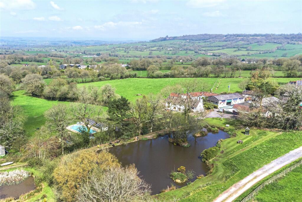 5 bedroom detached house for sale in Blackborough, Cullompton, Devon, EX15