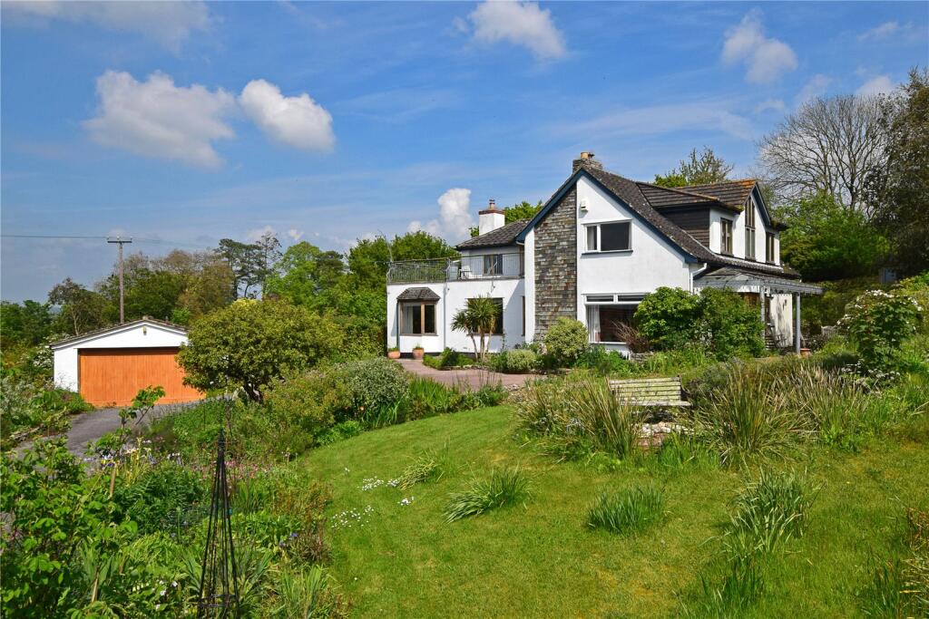 5 bedroom detached house for sale in Combpyne Road, Musbury, Axminster