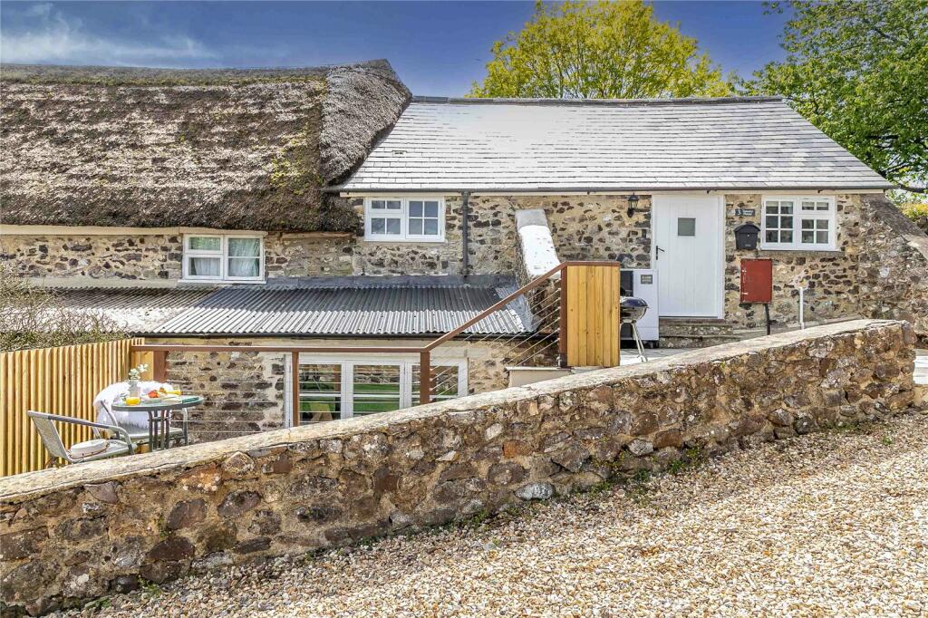 2 bedroom end of terrace house for sale in Tencery House, Dunkeswell