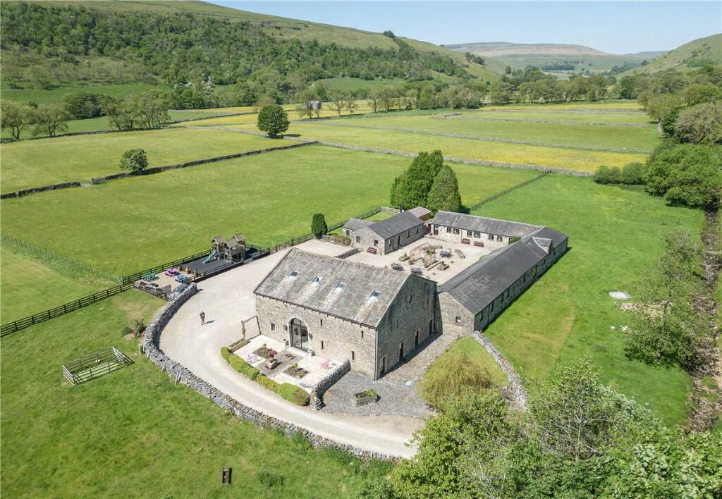 Additional property image - Stonelands Farmyard Cottages and Dubb Croft Barn, Litton, Near Skipton, North Yorkshire, BD23