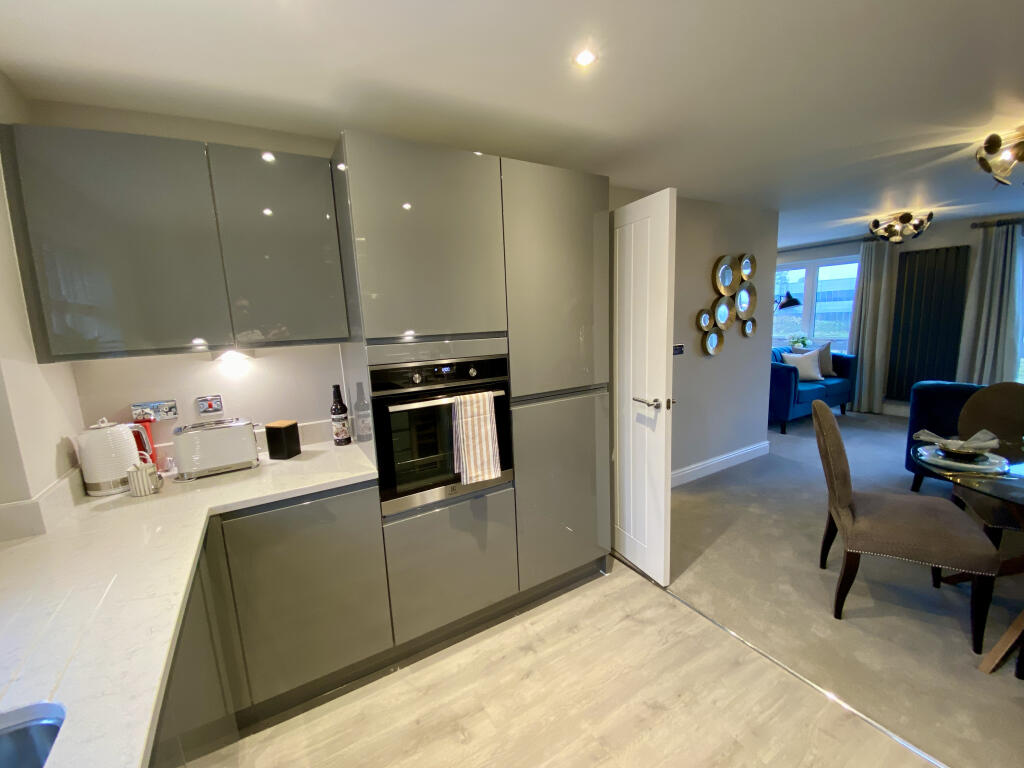 Additional property image - Oakhurst Village,
Stratford Road, 
West Midlands, 
Shirley, 
West Midlands, 
B90 4DY