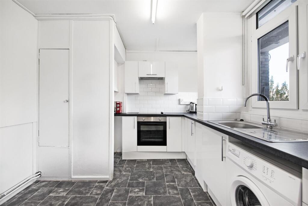 Main image of property: Sceaux Gardens, SE5