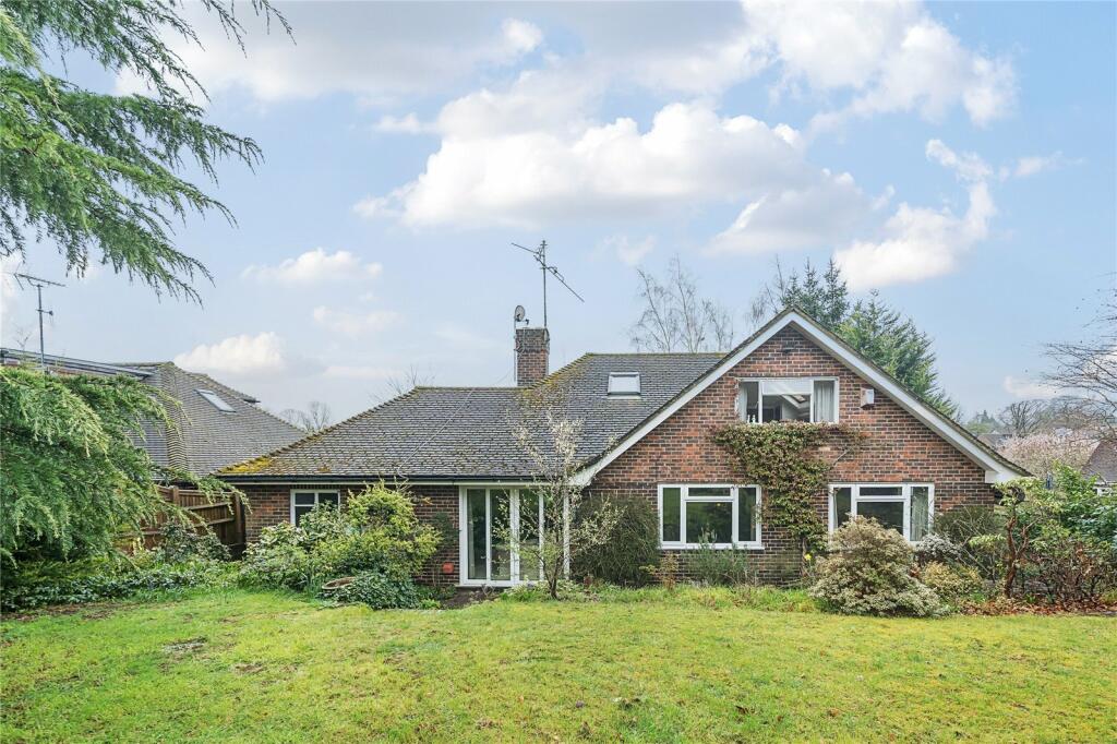 3 bedroom bungalow for sale in Chipstead Park, Sevenoaks, Kent, TN13