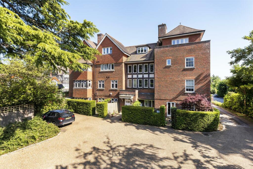 2 bedroom apartment for sale in Kingswood Road, Tunbridge Wells, TN2