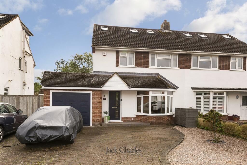 4 bedroom semidetached house for sale in Elm Grove, Hildenborough