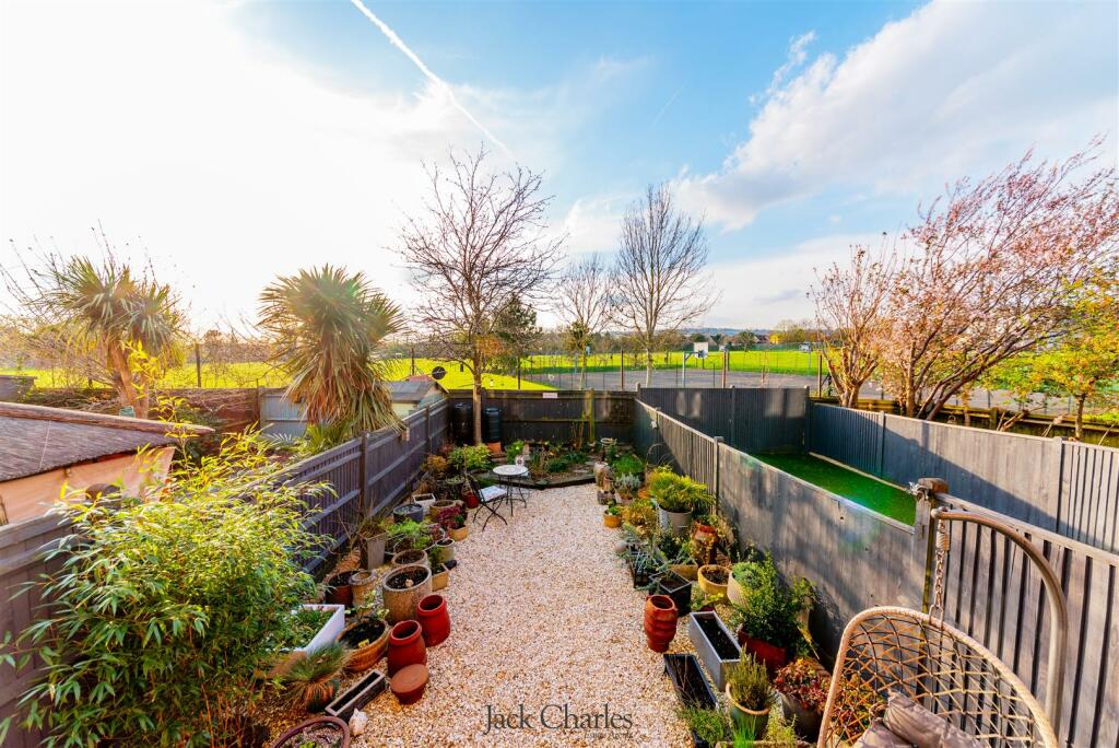 4 bedroom town house for sale in Lewis Mews, Snodland, ME6