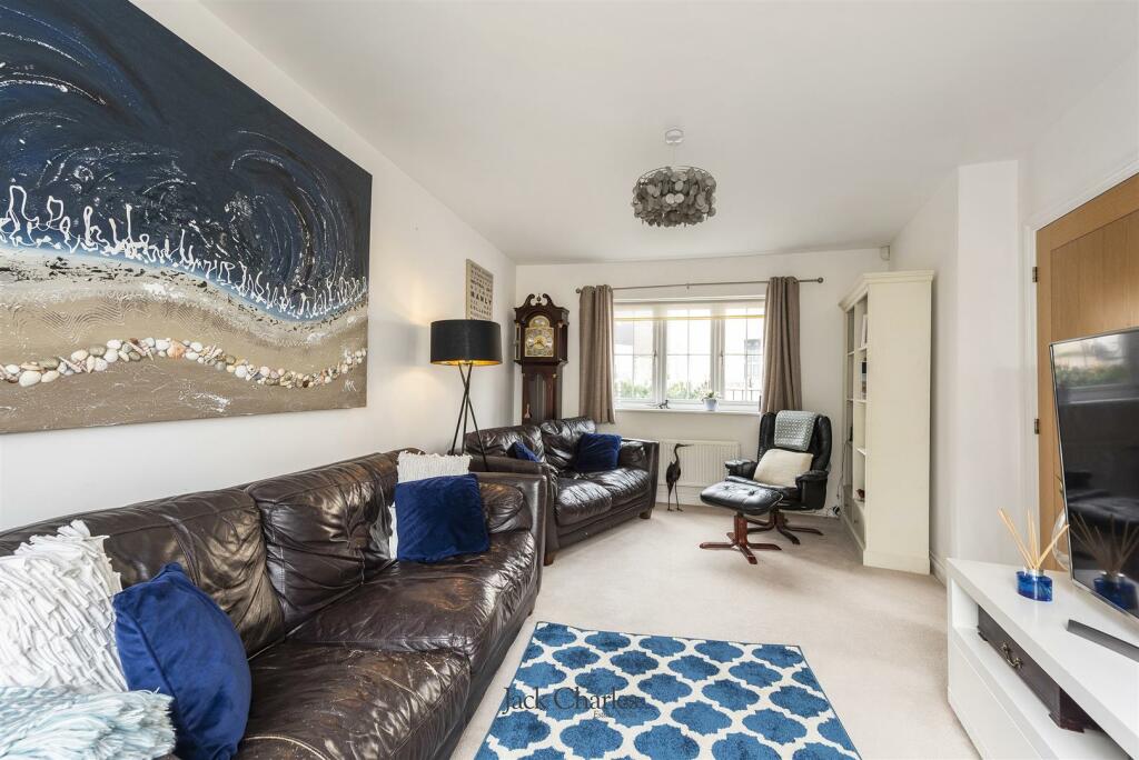 4 bedroom end of terrace house for sale in Taylor Close, Tonbridge, TN9