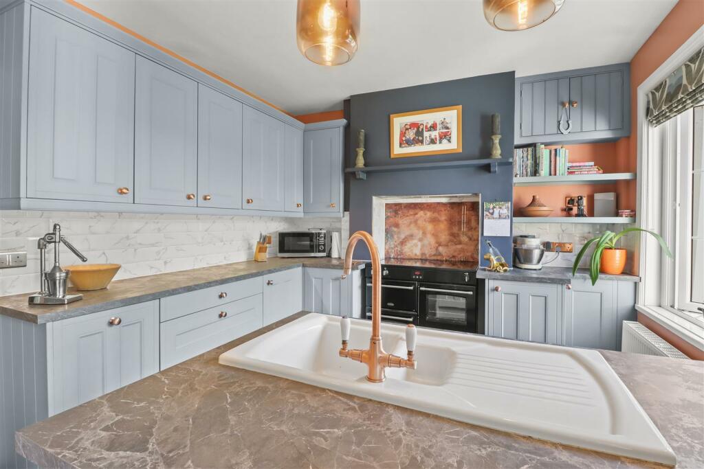 Additional property image - Featherbed Lane, Carters Corner, Hailsham