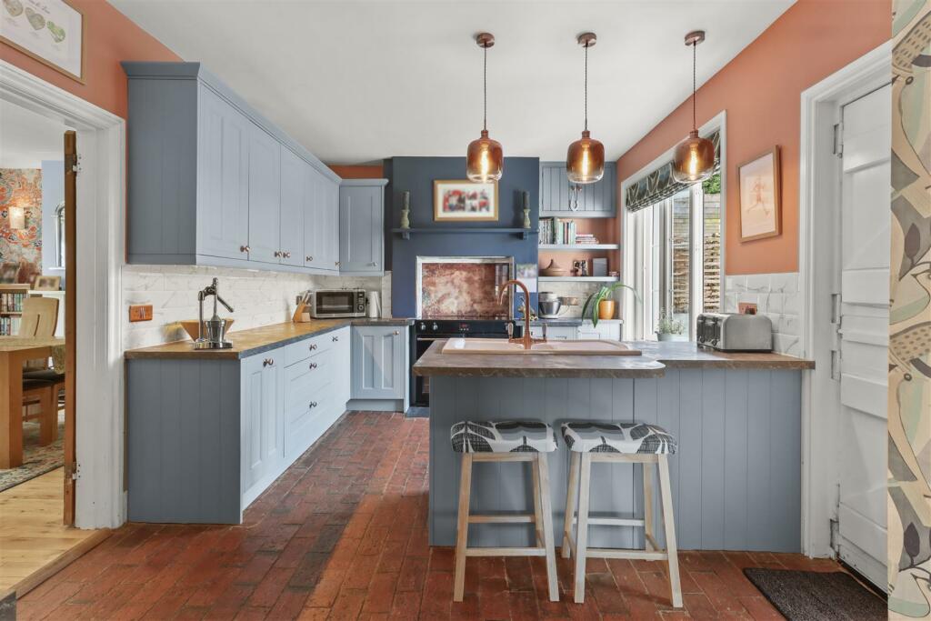 Additional property image - Featherbed Lane, Carters Corner, Hailsham