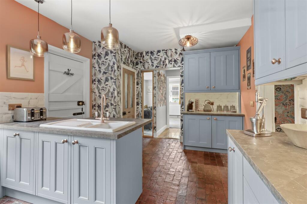 Additional property image - Featherbed Lane, Carters Corner, Hailsham