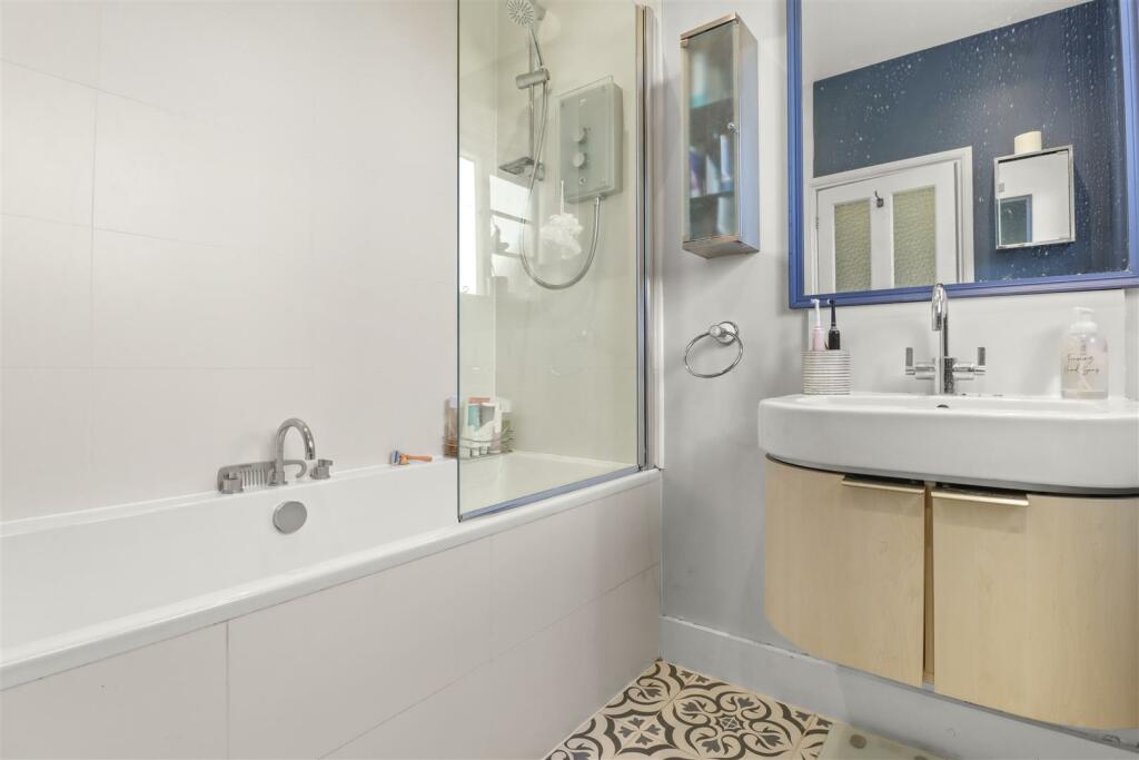 Additional property image - Featherbed Lane, Carters Corner, Hailsham