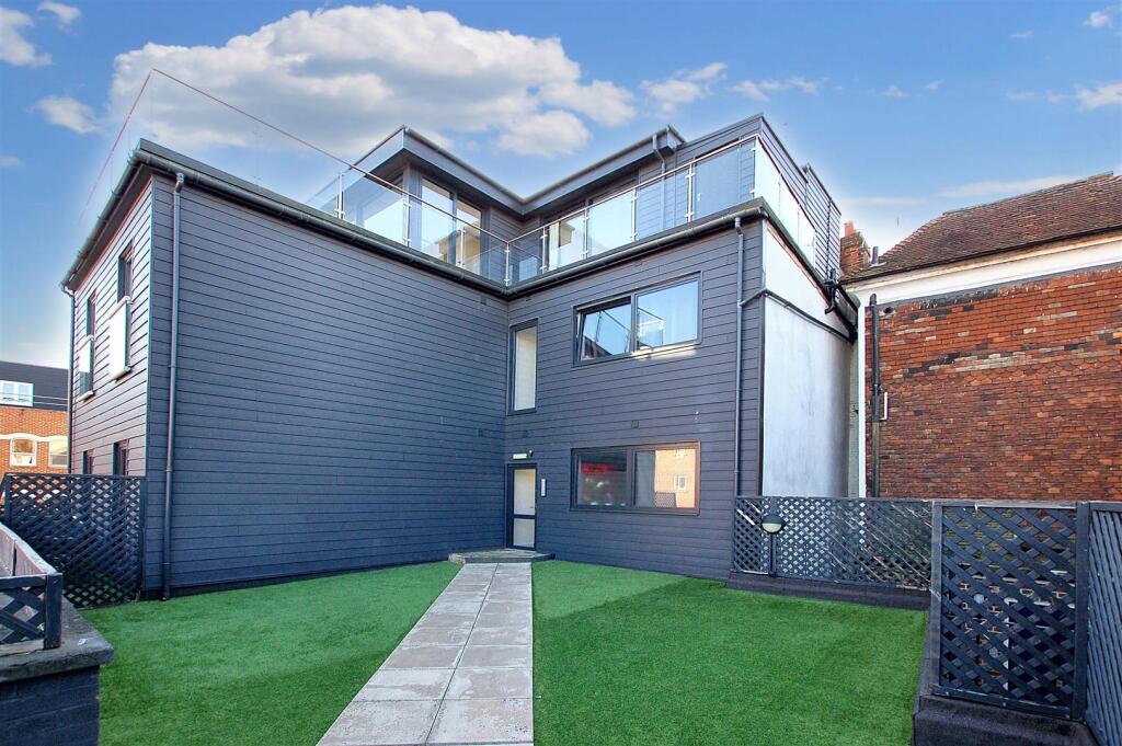 Main image of property: Lyons Crescent, Tonbridge