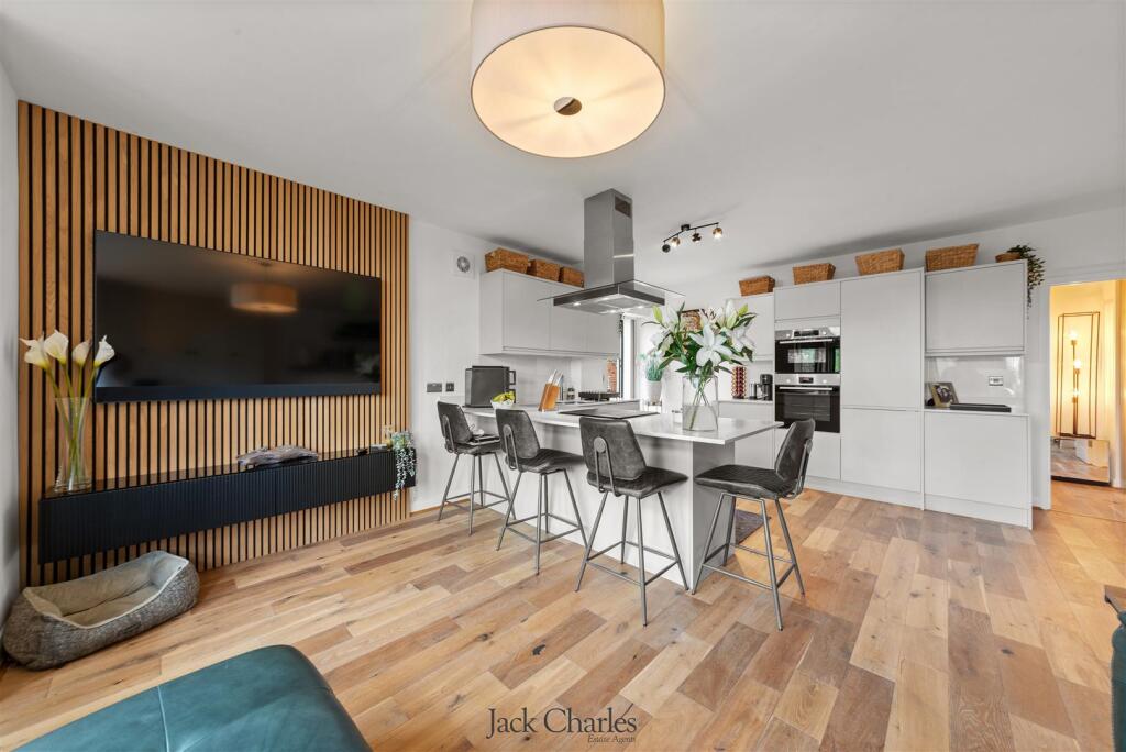 Main image of property: High Hilden Close, Tonbridge