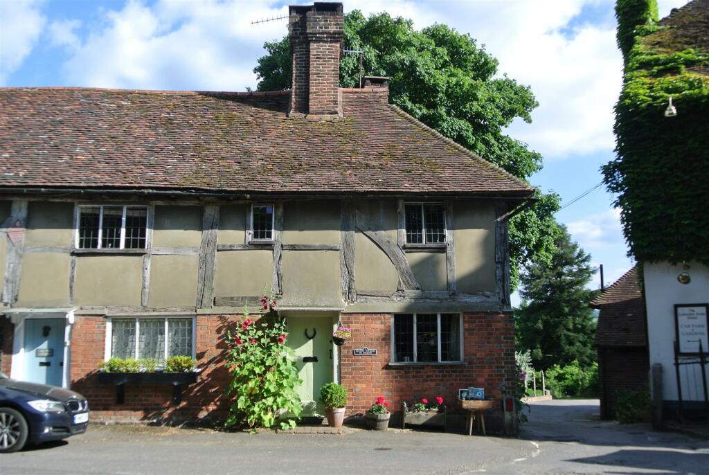 2 bedroom end of terrace house for sale in High Street, Penshurst