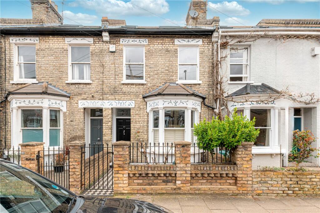 4 bedroom terraced house for rent in Coleford Road, London, SW18