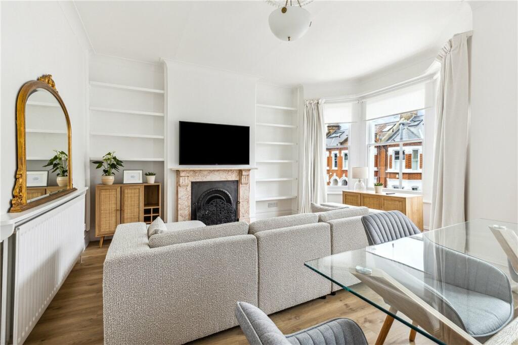 2 bedroom apartment for rent in Quarry Road, London, SW18
