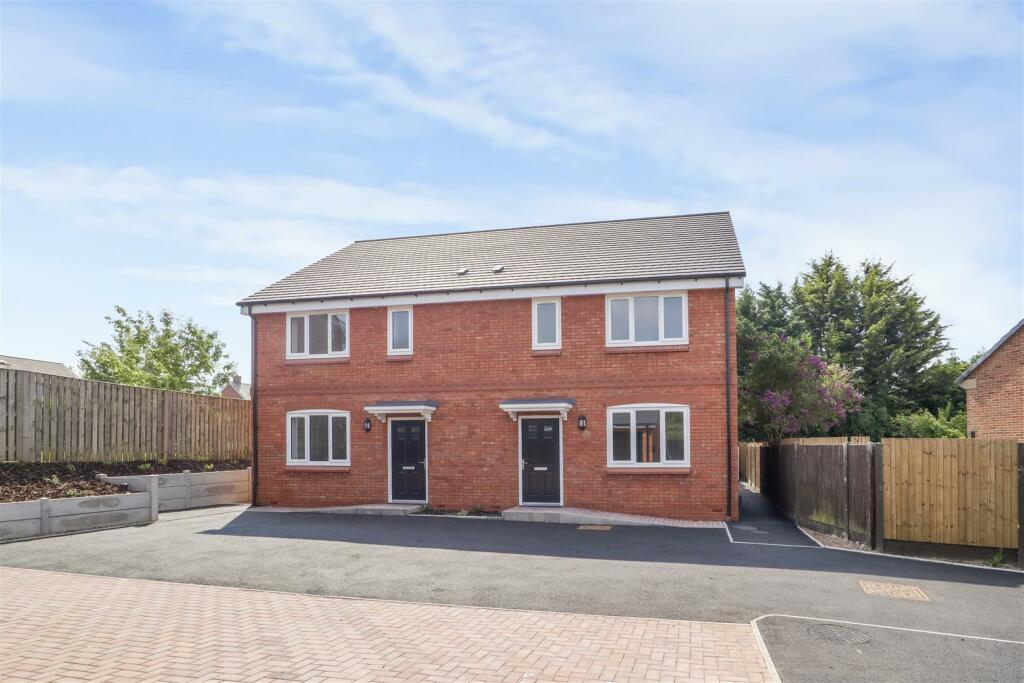 3 bedroom semidetached house for sale in Headland Rise, Welford on