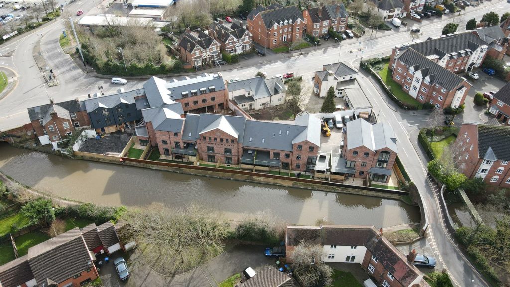 Main image of property: 9 Emscote Old Wharf, Warwick