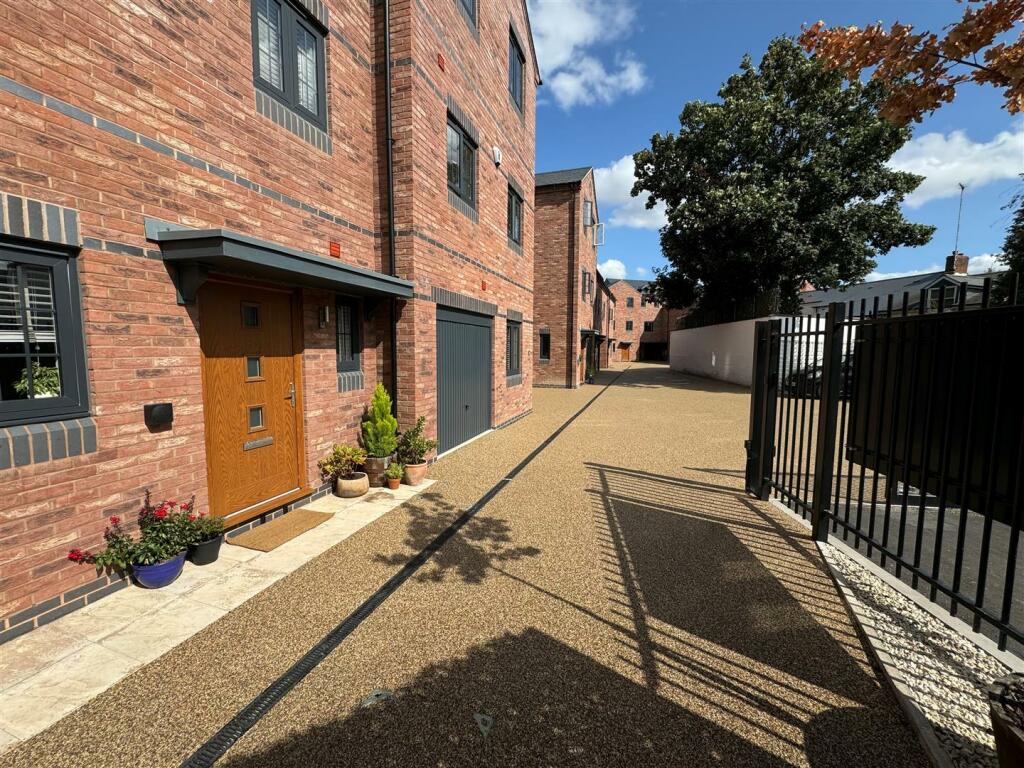 Additional property image - 9 Emscote Old Wharf, Warwick