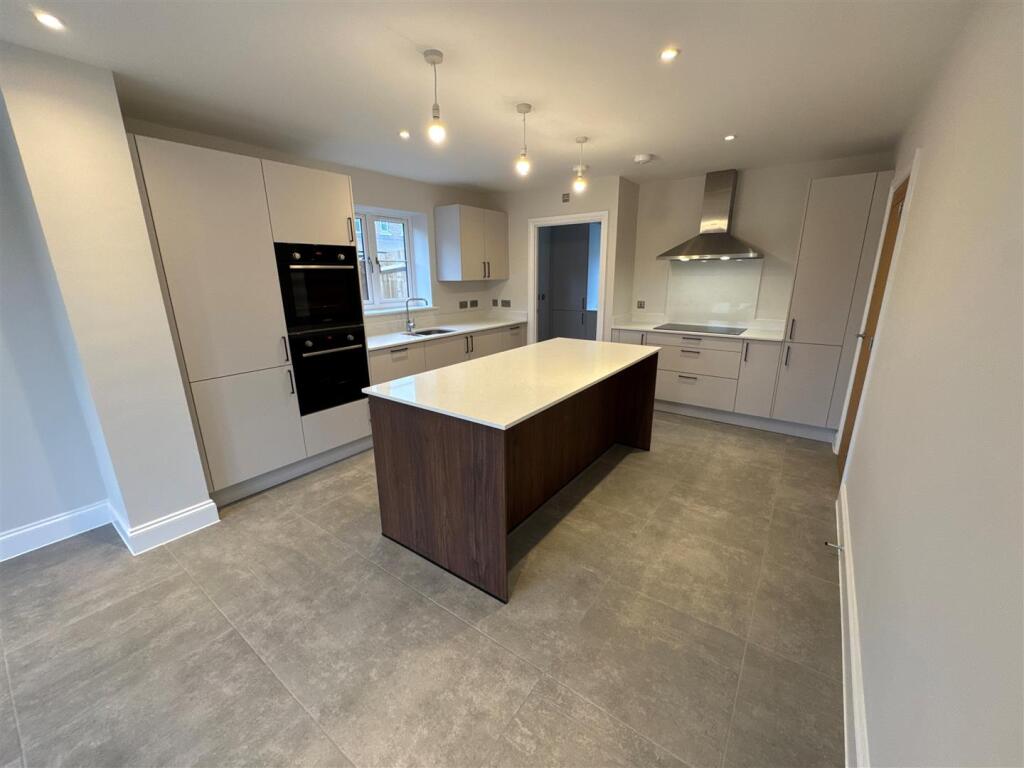 Additional property image - Bishopton Lane, Bishopton, Stratford-Upon-Avon