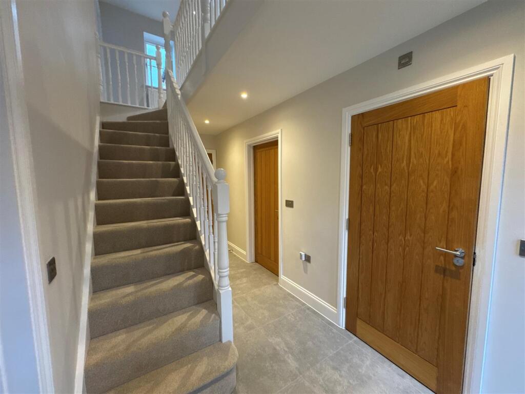 Additional property image - Bishopton Lane, Bishopton, Stratford-Upon-Avon