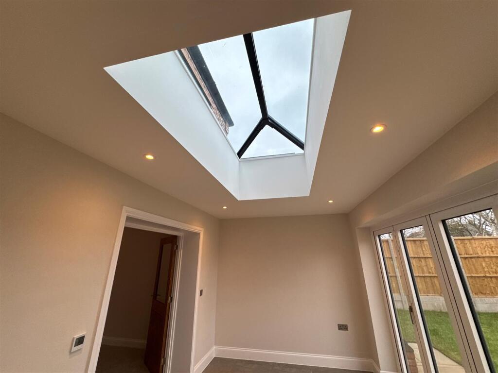 Additional property image - Bishopton Lane, Bishopton, Stratford-Upon-Avon