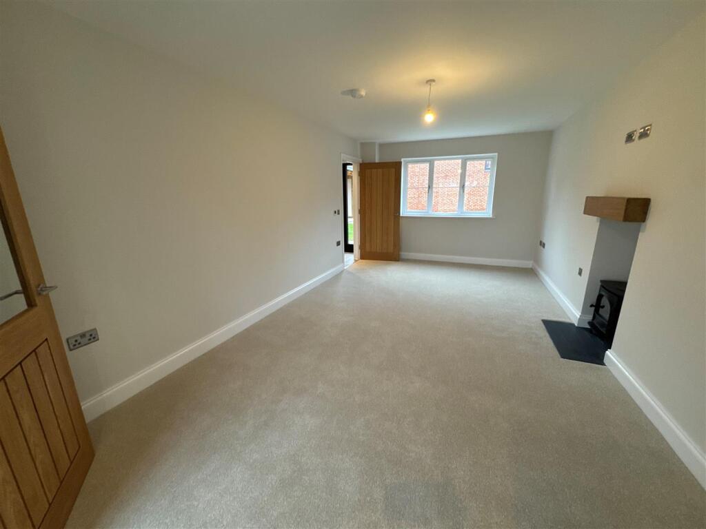 Additional property image - Bishopton Lane, Bishopton, Stratford-Upon-Avon