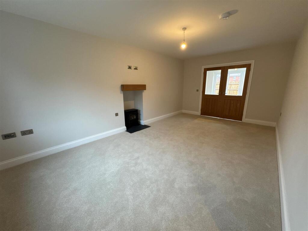 Additional property image - Bishopton Lane, Bishopton, Stratford-Upon-Avon
