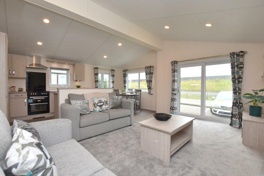 3 bedroom park home for sale in Hythe Road, Dymchurch, Romney Marsh, TN29
