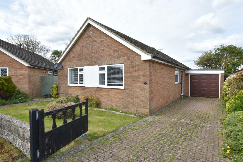 3 bedroom detached bungalow for sale in Green Meadows, Dymchurch, TN29