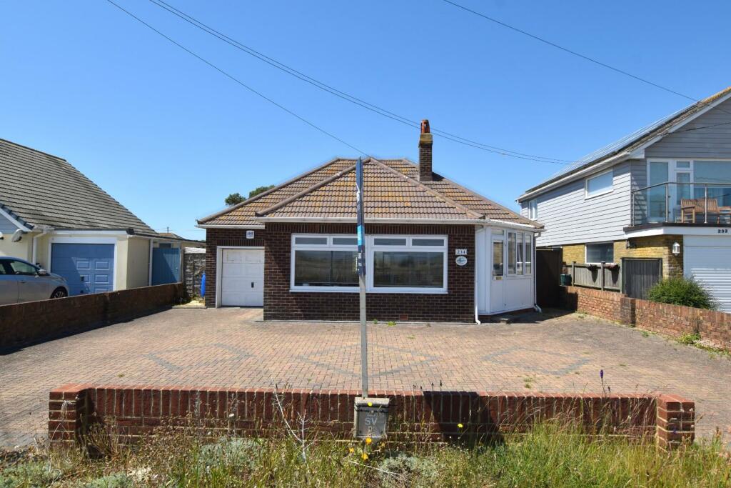 2 bedroom detached bungalow for sale in The Parade, Greatstone, TN28
