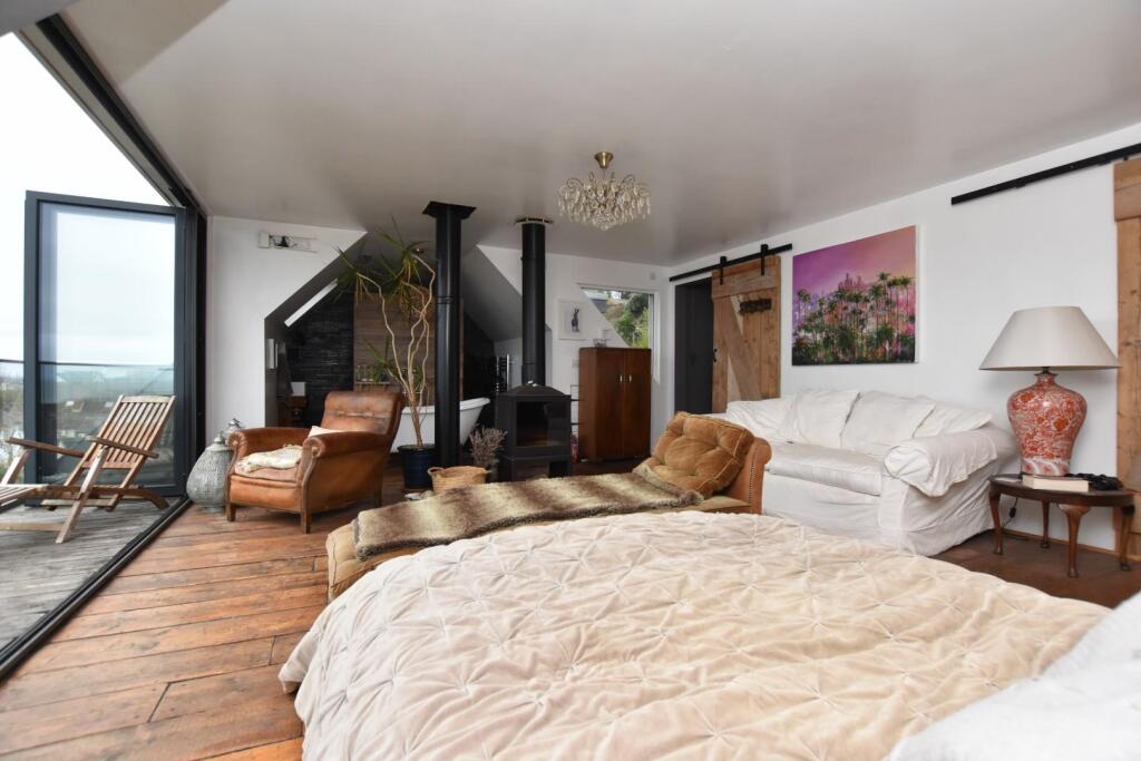 Additional property image - Naildown Close, Hythe